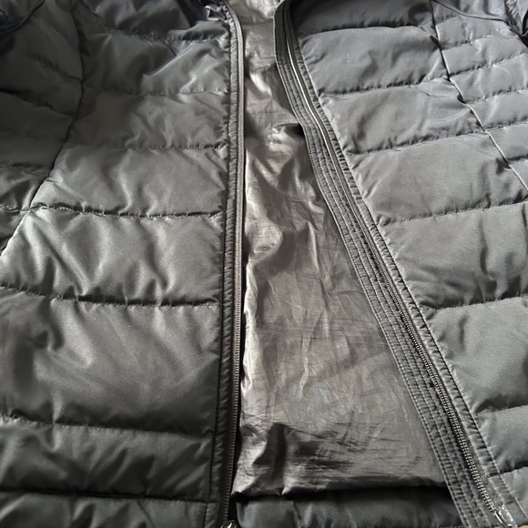 Women’s Land’s End Black Down Jacket. Size Large. Like New Condition - Picture 5 of 12